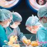 300 българи смениха пола си