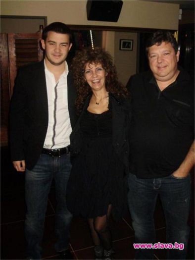 Млада любовница заряза бащата на Бирмата