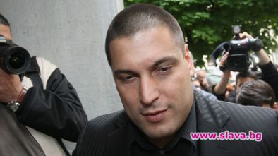 Красьо Черния скочи на папараците на Николета