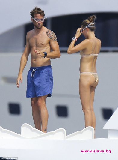 Джесика Мичибата показва моделска фигура