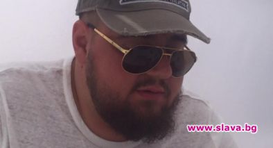 Гущеров се пече по тениска