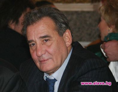 Дионисиев сменя памперси за ЧРД