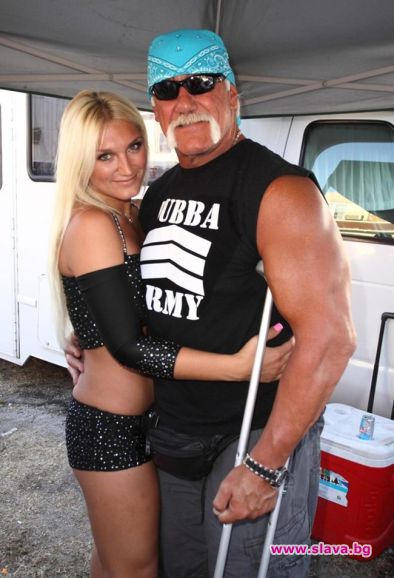  ХЪЛК ХОГАН изригна: Шибан негър чука щерка ми