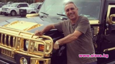 Стоичков подкара златен джип