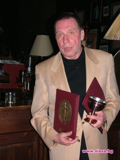  Николай Волев снима Извън пътя