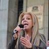 Луна редувала секс и бой  