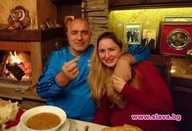Изписват до дни внучето на Бойко