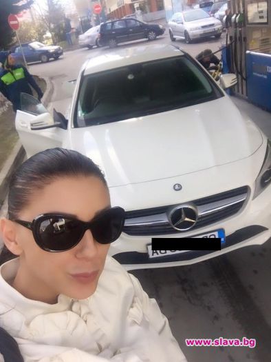 Неизвестен мъж подари на Емануела