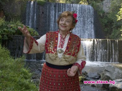 Почина певицата Любка Рондова