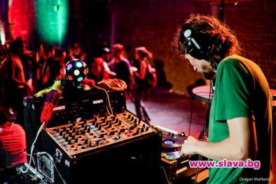 Родопски баби посрещат диджеи от Мексико и Холандия