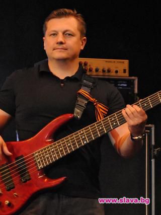 Почина китаристът на „Любе“