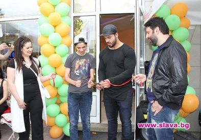 Фики откри сладкарница Стораро