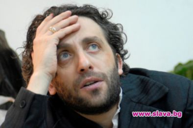 Мариус Куркински бяга от София