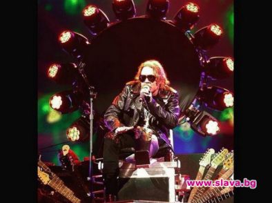 Аксел Роуз и компания задържани за кратко