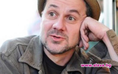 Гъмов емигрира в САЩ