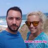 Антон Хекимян на море с гаджето 