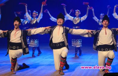 Ансамбъл Чинари разказва възрожденски разкази