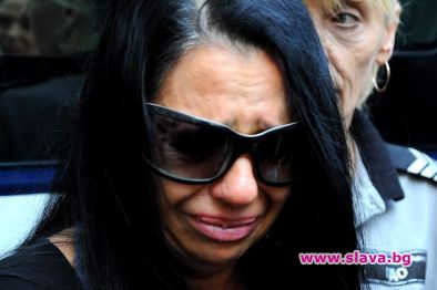 Анита Мейзер си продава апартаментите