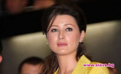 Бившата на Доган продава имоти