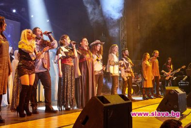 Рок операта Нострадамус с премиера