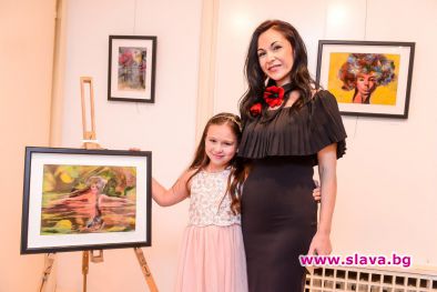Родна арт дизайнерка вдъхновява с картини от вълна