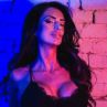 Деси Фотосесията си развява бельото навсякъде