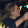 Адел страда за жертвите в изгорелия блок в Лондон 
