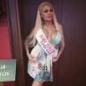 Брадъра ухажва Джулиана Гани