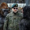 Уди Харелсън бори еволюирали шимпанзета