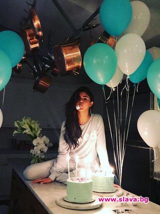 Селена Гомес посрещна рождения си ден без The Weeknd