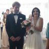 Куката венча Мона за оператора на Под прикритие