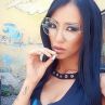 Ани Хоанг се показа как пафка трева