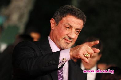 Слай взе под крилото си Джъстин Хартли