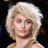 Парис Джексън вае фигура с бургери и пица