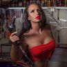 Деси Фотосесията наследява Николета, качва се на екран