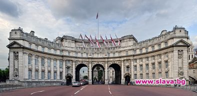 Адмиралтейството става Waldorf Astoria за 352 млн.