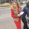 Рени удари Джино в земята