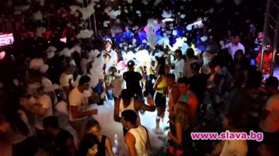 8 столични младежа пръснаха 35 бона за шампанско в дискотека