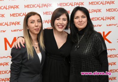 Жени Калканджиева се разкрасява в Турция