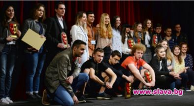 Щерката на президента се сби в Стара Загора
