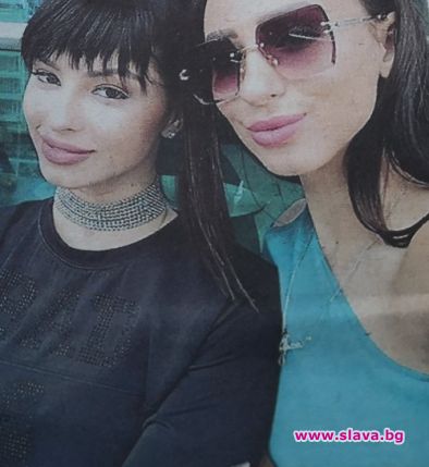 Цвететата от ансамбъла пак са първи дружки