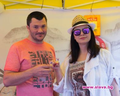 Жени и Тачо опитаха престижна азиатска ракия