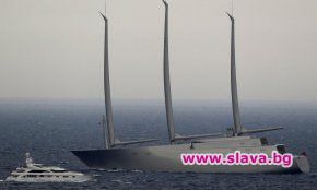 Яхта №1 в света плава край Монако за Формула 1