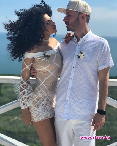 Близначката Влади вдига сватба