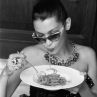 Бела Хадид с ексклузивни снимки за Elle Италия