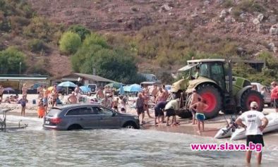 Джип затъна на плаж във Варна