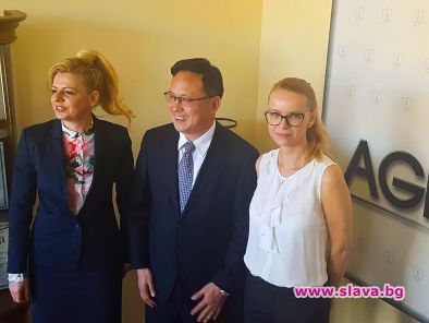  Агресия посрещнаха модни законодатели от Китай