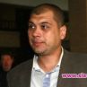 Депутат на Малдивите бяга от любовта народна