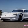 Porsche Taycan изпреварва Tesla с най-бързото зареждане