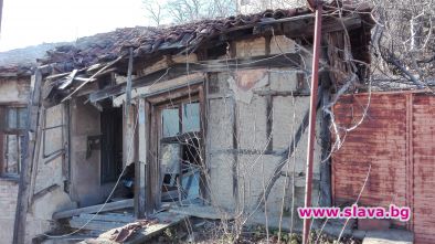 Още 2 къщи рухват в Стария Пловдив
